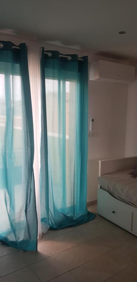 Dependance 29M2 Climatisee Apartment Saint-Gilles  Luaran gambar